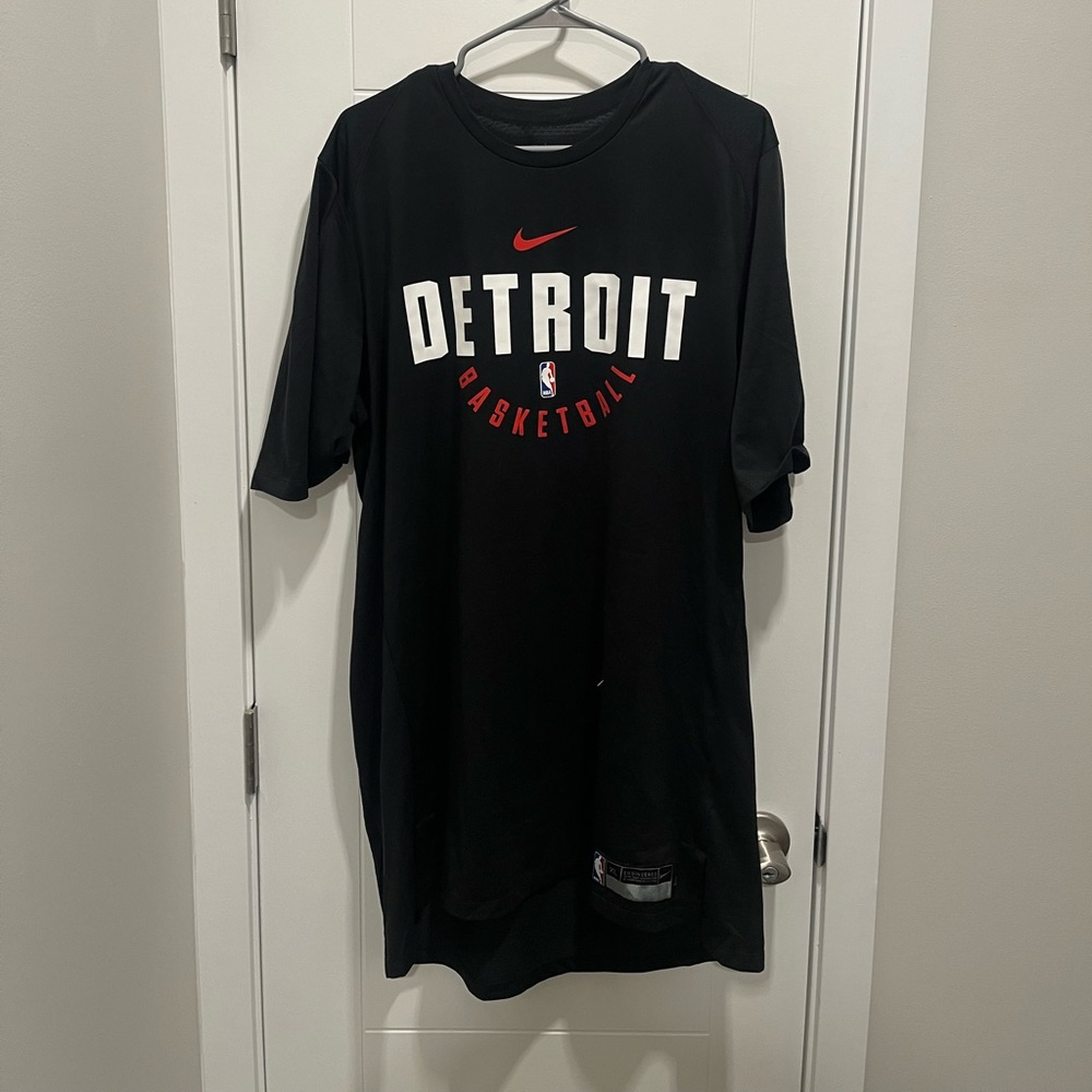 Detroit Pistons Dri-Fit Tshirt Mens XLT